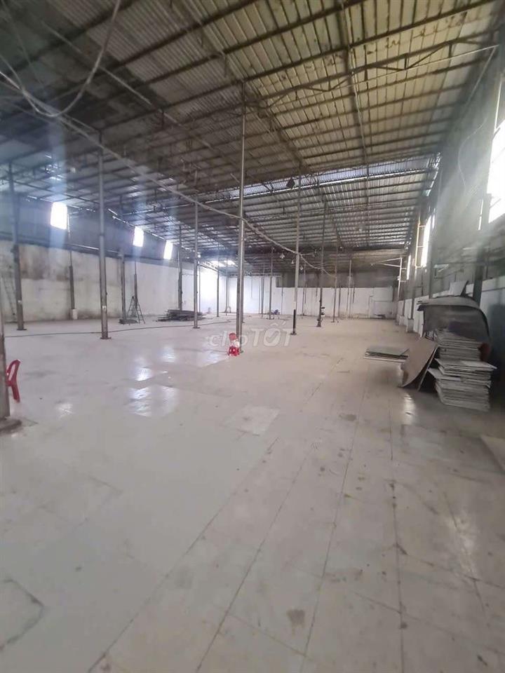 KHO XƯỞNG 1350M2 ĐƯỜNG CONT ĐÊM GIÁ TỐT