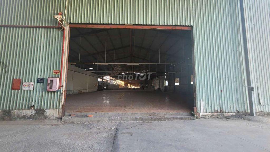 XƯỞNG 2000M2 GẦN NGÃ 4 AN SƯƠNG ĐƯỜNG 8T GIÁ TỐT