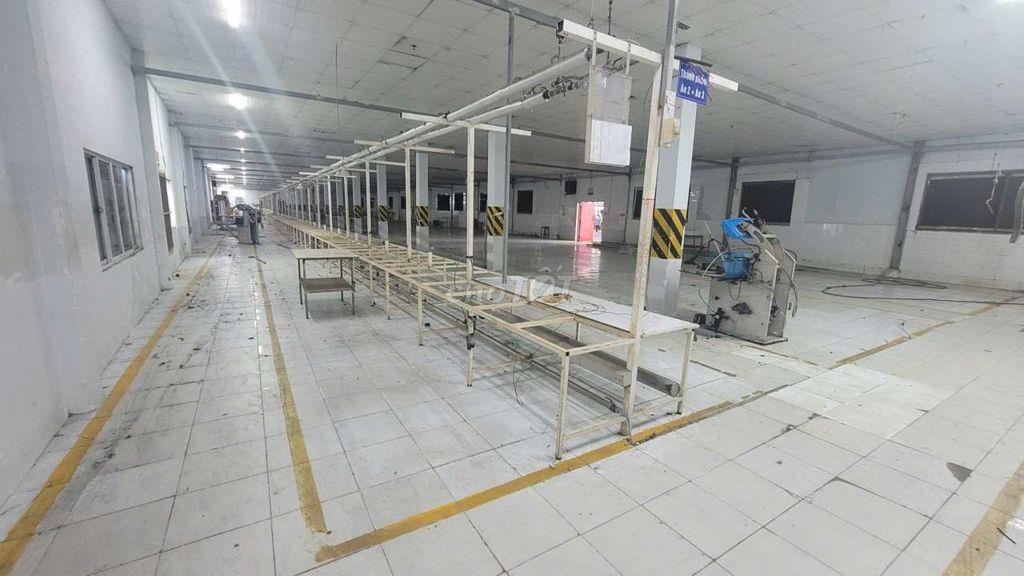 XƯỞNG 2000M2 GẦN NGÃ 4 AN SƯƠNG ĐƯỜNG 8T GIÁ TỐT