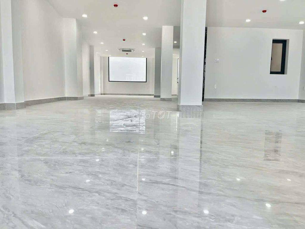 TÒA NHÀ VP 1400M2 ĐẦY ĐỦ CÔNG NĂNG PCCC THANG MÁY GIÁ TỐT