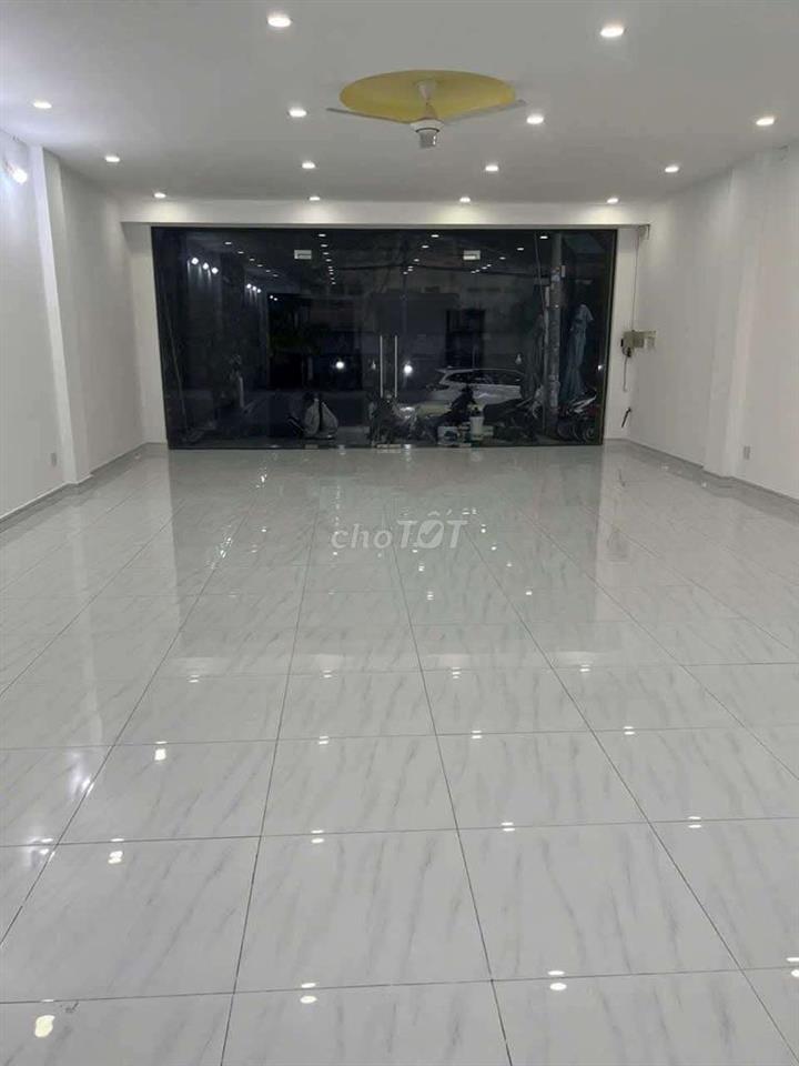 NHÀ MT 1 TRỆT 3 LẦU VỊ TRÍ ĐẮC ĐỊA CÓ THANG MÁY