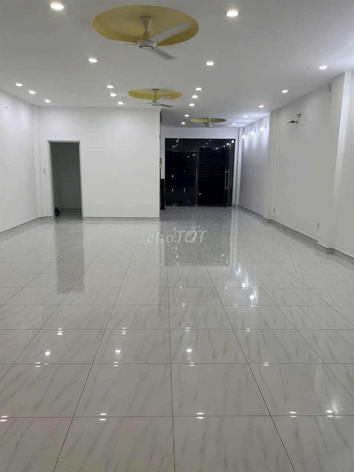 NHÀ MT 1 TRỆT 3 LẦU VỊ TRÍ ĐẮC ĐỊA CÓ THANG MÁY