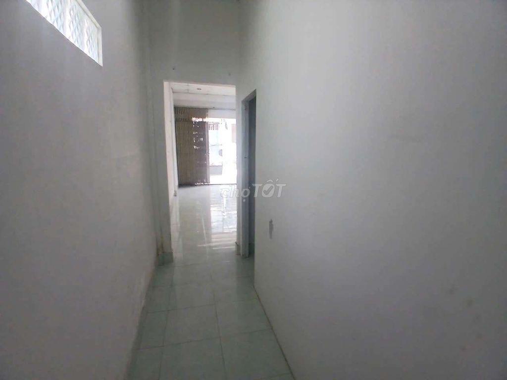 NHÀ 4X20M 2PN ĐANG SƠN SỮA LẠI MỚI