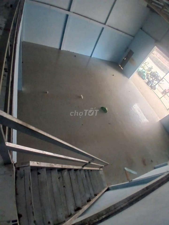 XƯỞNG 650M2 CAO RÁO CÓ LAPHONG ĐUOEFNG 10T GIÁ TỐT
