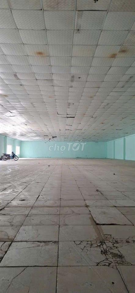 XƯỞNG 650M2 CAO RÁO CÓ LAPHONG ĐUOEFNG 10T GIÁ TỐT