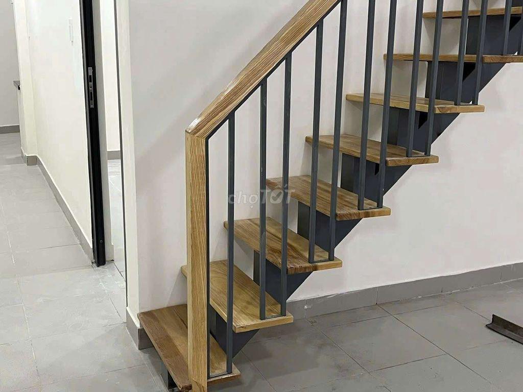 NHÀ MT PHAN VĂN HỚN DIỆN TÍCH RỘNG GIÁ TỐT