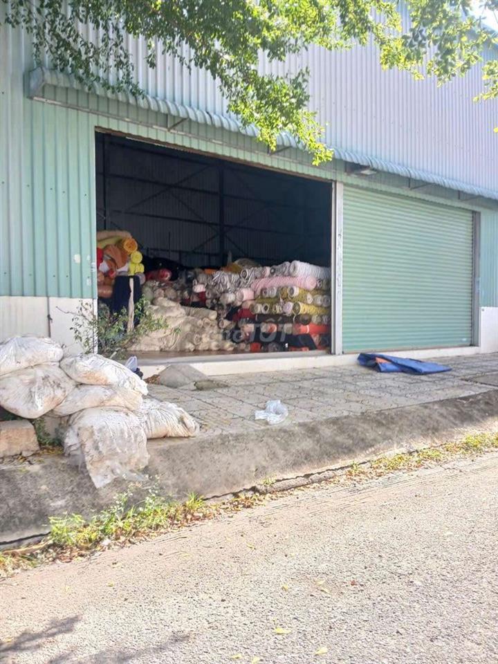 XƯỞNG 280M2 ĐƯỜNG TẢI GẦN CẦU THAM LƯƠNG GIÁ TỐT