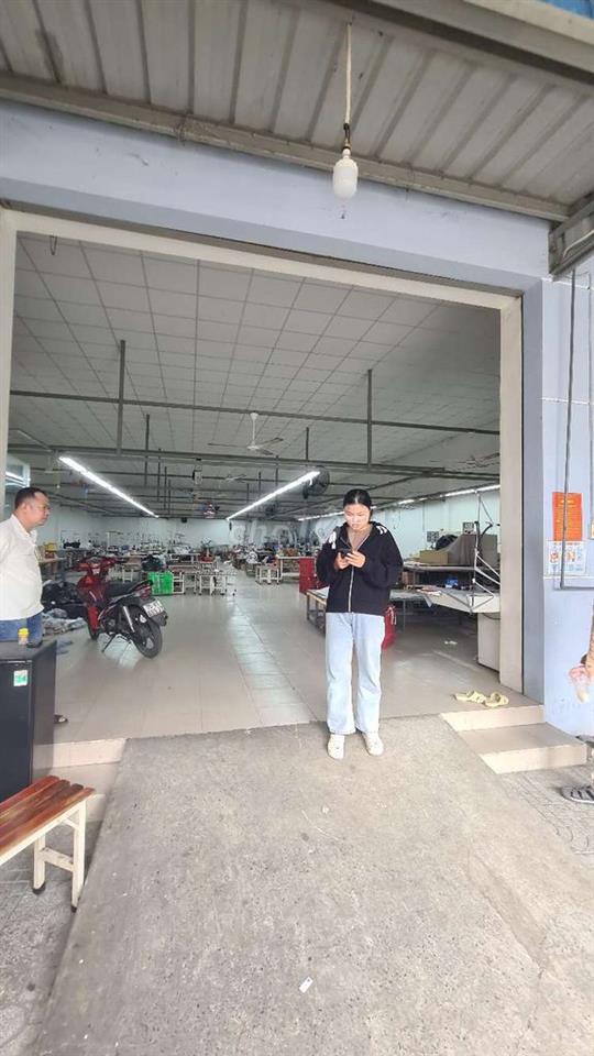 XƯỞNG 13X31M VUÔNG VỨC CONT ĐI ĐÊM ĐẬU CỬA GIÁ TỐT