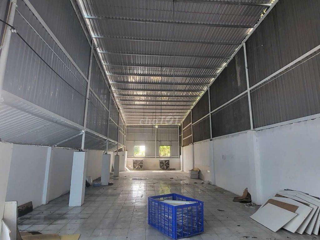CHÍNH CHỦ CHO THUÊ NHÀ XƯỞNG 1350M2 ĐƯỜNG CON GIÁ TỐT