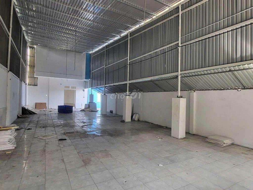 CHÍNH CHỦ CHO THUÊ NHÀ XƯỞNG 1350M2 ĐƯỜNG CON GIÁ TỐT