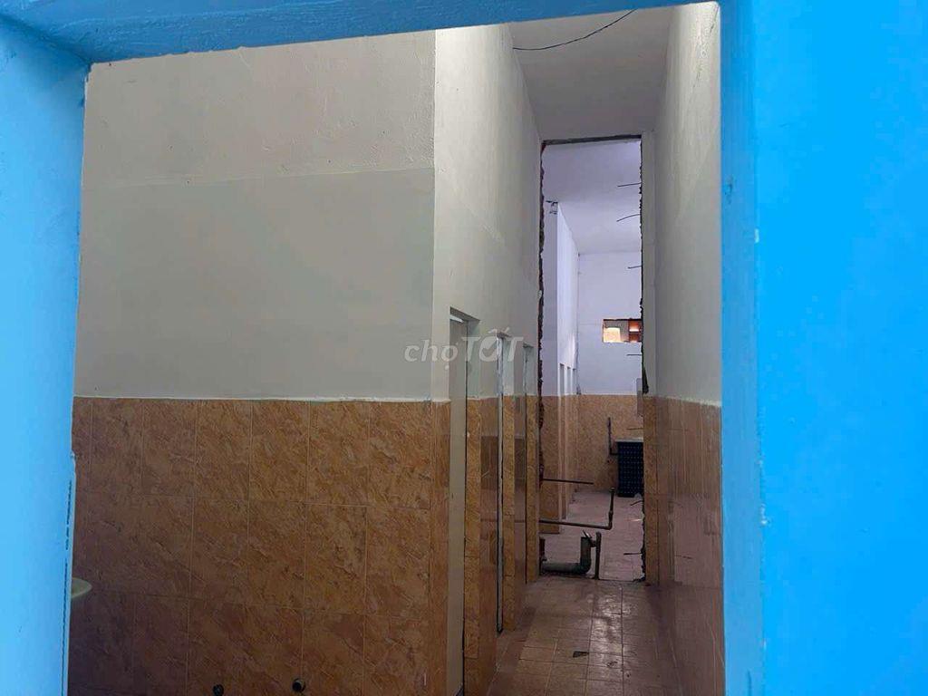 CHÍNH CHỦ CHO THUÊ NHÀ XƯỞNG 1350M2 ĐƯỜNG CON GIÁ TỐT
