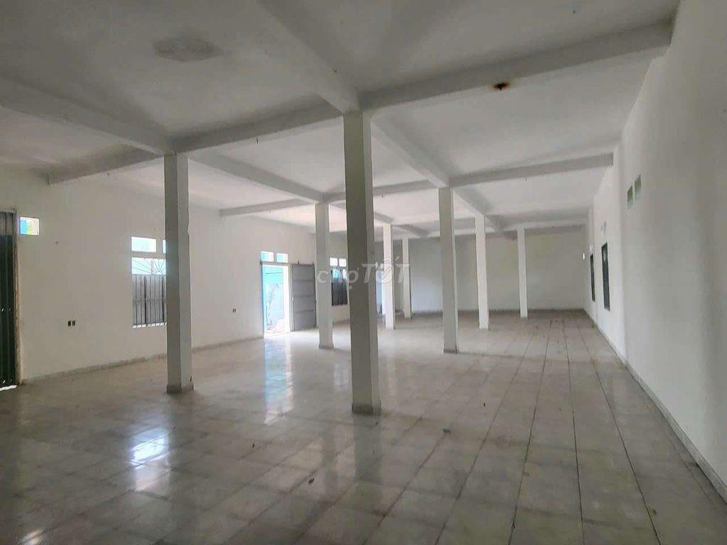 CHÍNH CHỦ CHO THUÊ NHÀ XƯỞNG 1350M2 ĐƯỜNG CON GIÁ TỐT