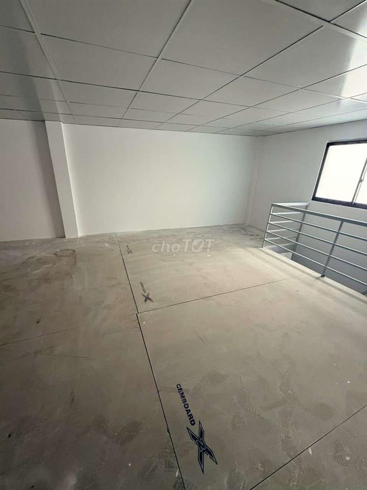 NHÀ XƯỞNG 4.5X20M CÓ GÁC MT ĐUEOFNG CONT ĐẬU