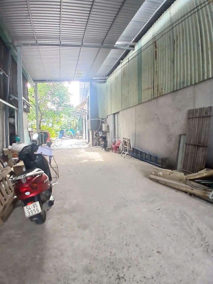 Xưởng 300m2 gần cầu than lương giá tốt
