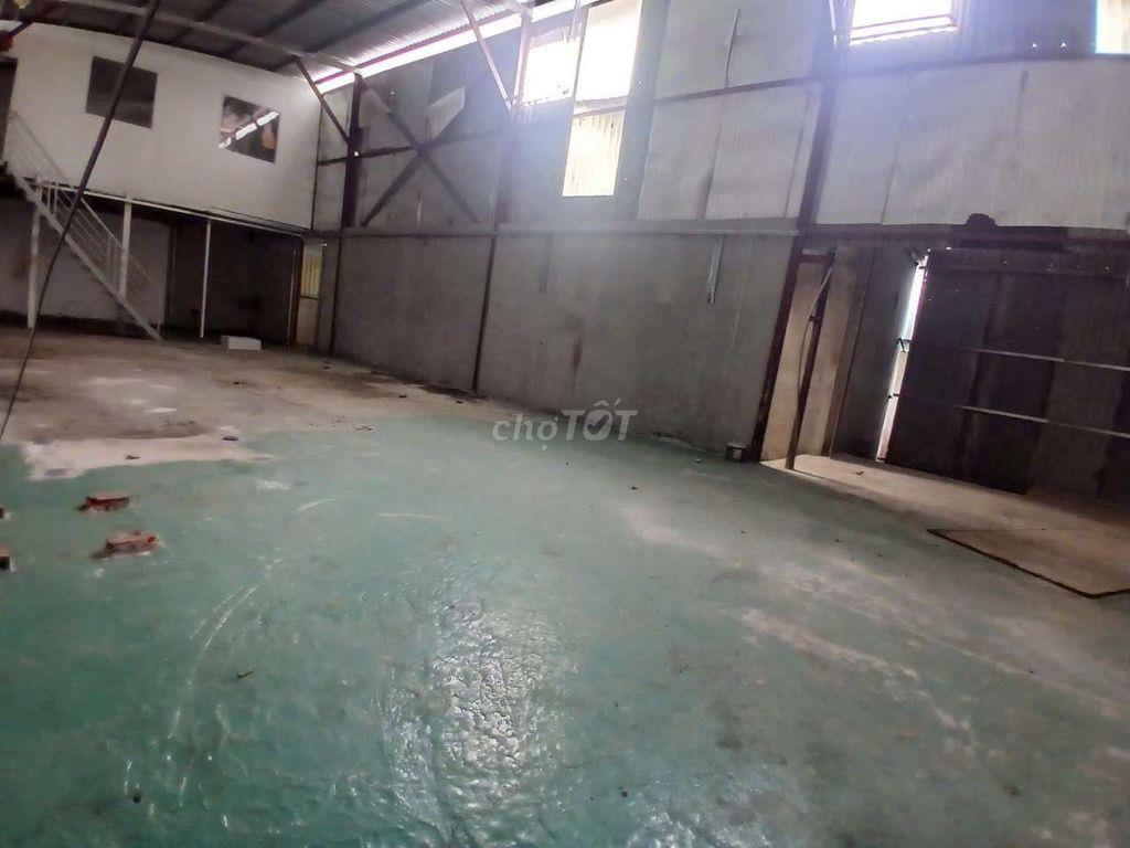 Xưởng 300m2 gần cầu than lương giá tốt