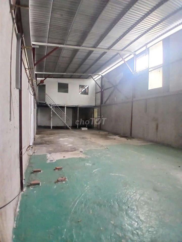 Xưởng 300m2 gần cầu than lương giá tốt