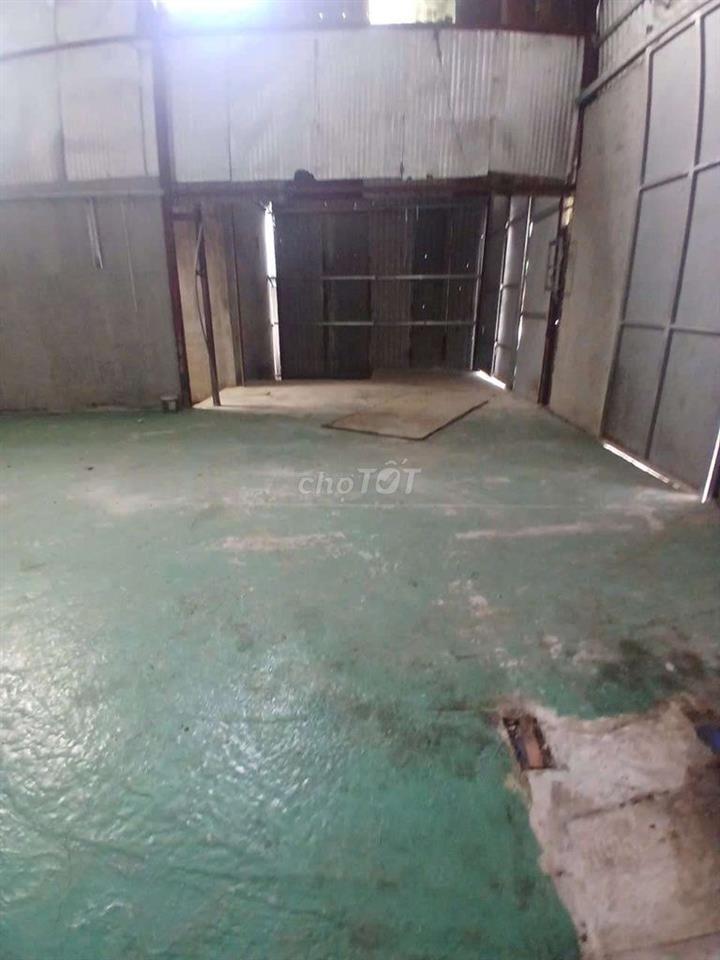 Xưởng 300m2 gần cầu than lương giá tốt