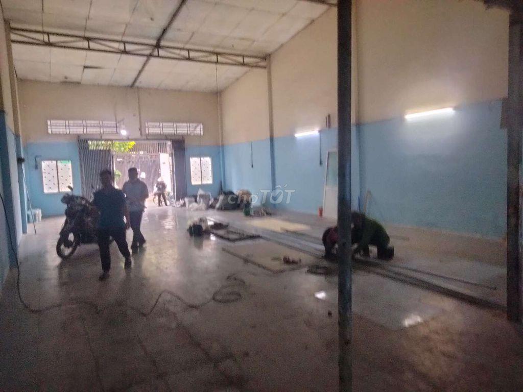 Cho Thuê xưởng Bà Điểm 8 x 20 = 12tr