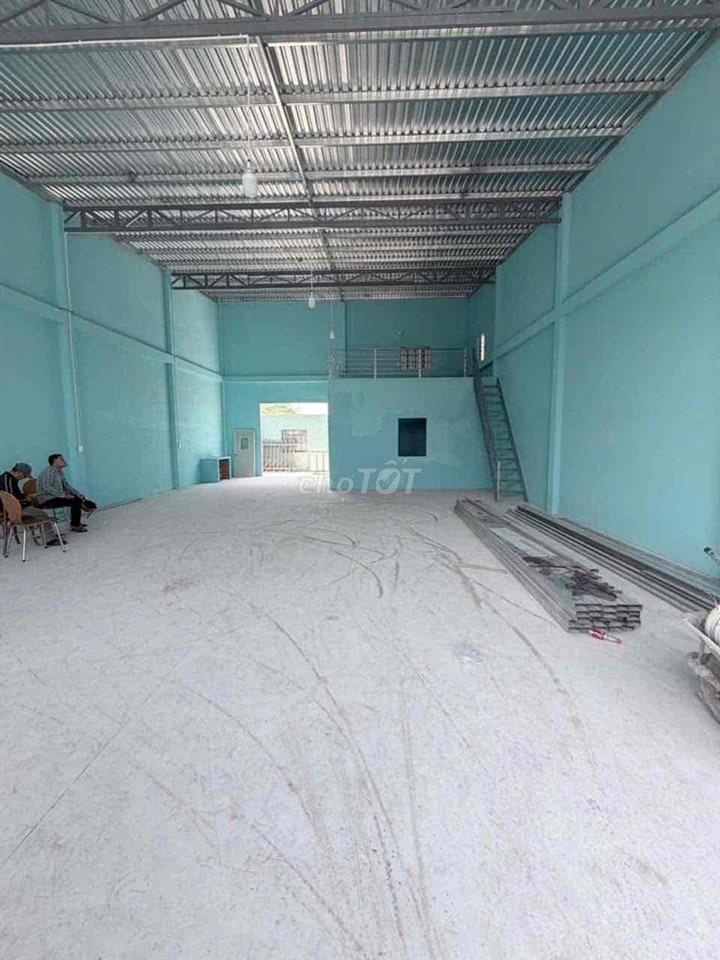 Cho thuê kho 250m2 Trần Cao—Trống suốt, Xa dân cư