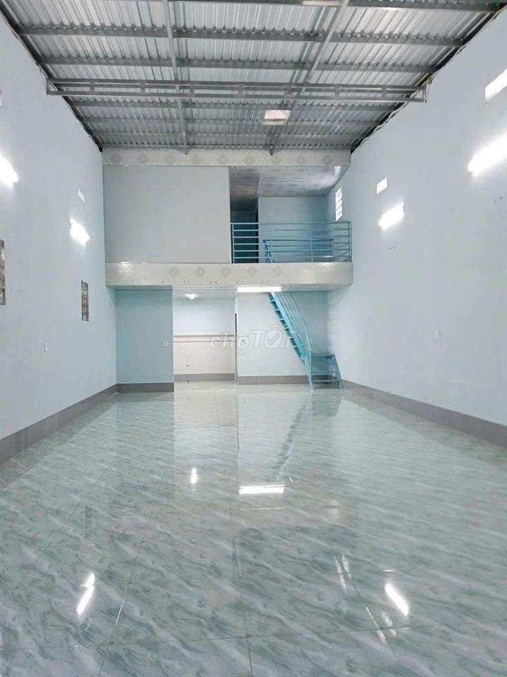Xưởng 120m2 Gần Chợ Thới Tứ
