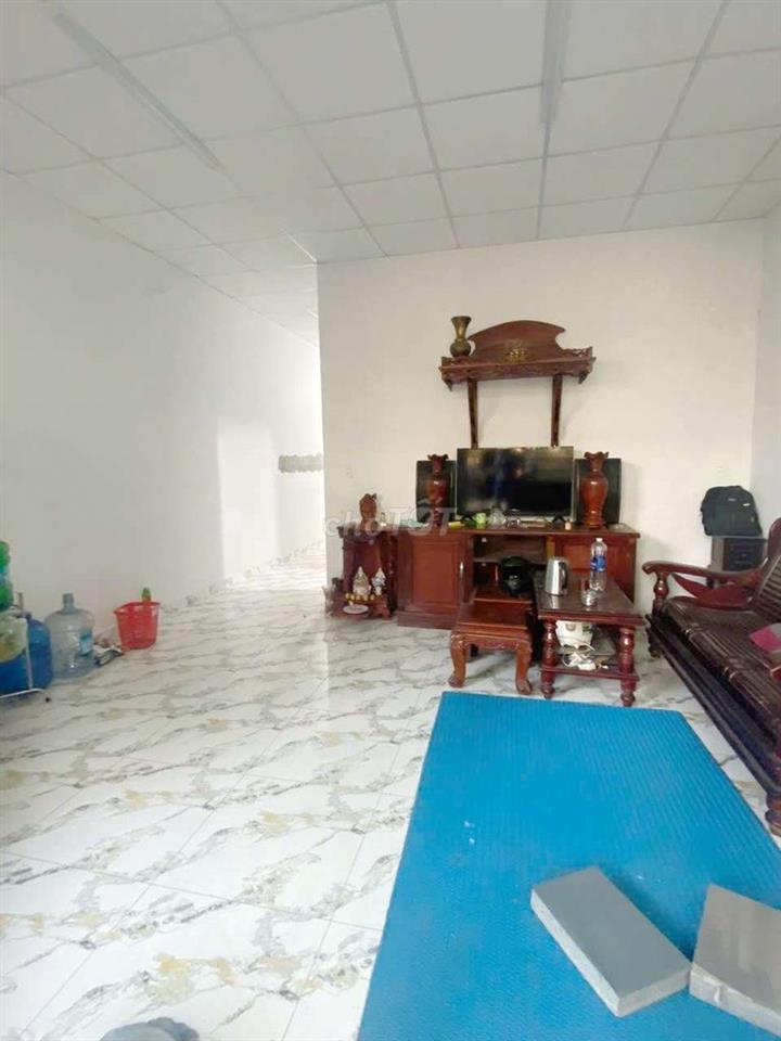 Nhà Sửa Mới Sân Rộng