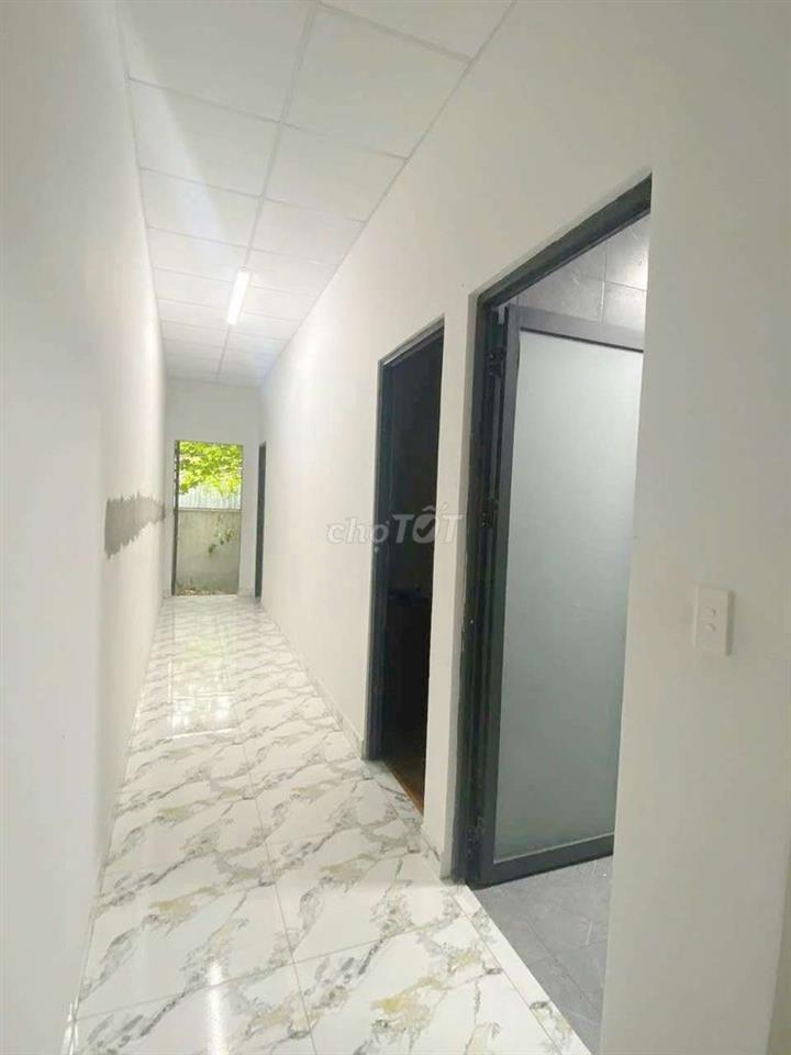 Nhà Sửa Mới Sân Rộng