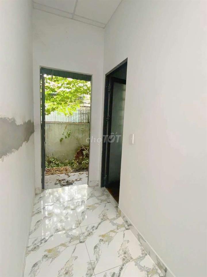Nhà Sửa Mới Sân Rộng