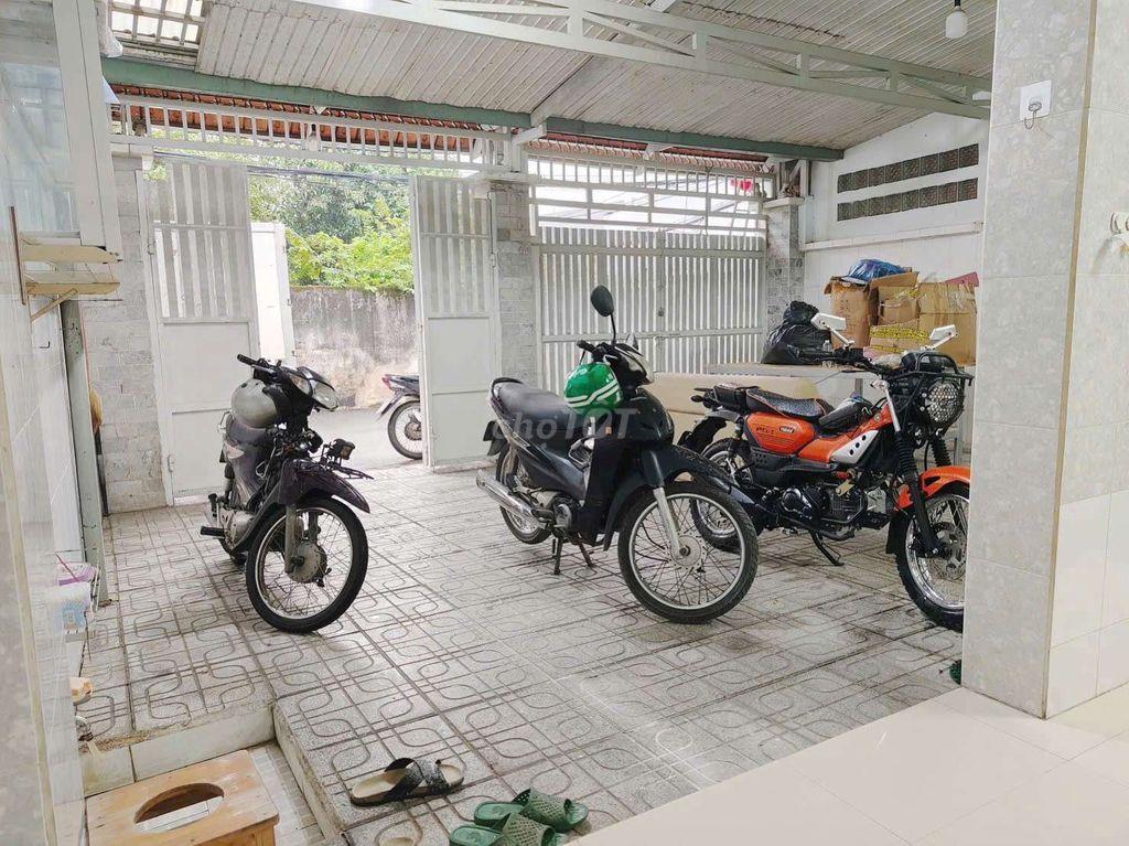 Nhà Sân Đậu 2 Ôtô