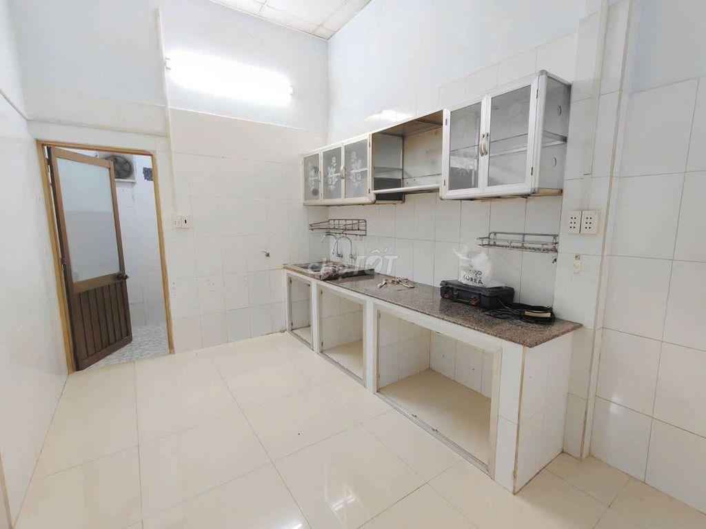 Nhà Sân Đậu 2 Ôtô