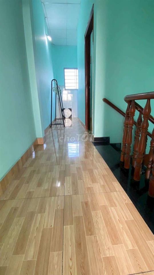 Nhà Sạch Đẹp Gần Chợ Hóc Môn