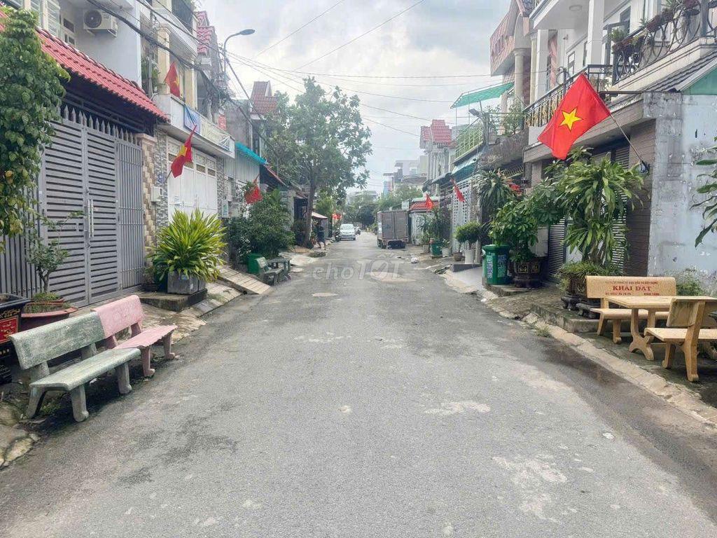 Nhà Trống Suốt Mới Đẹp Gần Tô Ký