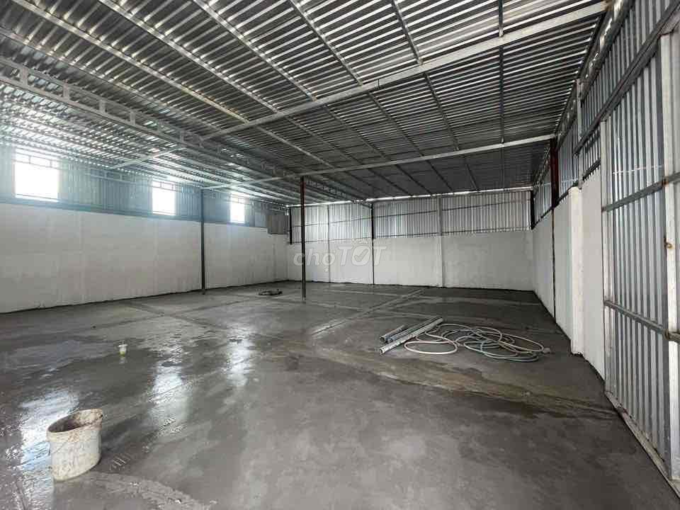 cho thuêu kho 250m2 mặt tiền nhị bình 8