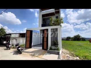 Nhà mới giáp ranh Hóc Môn
