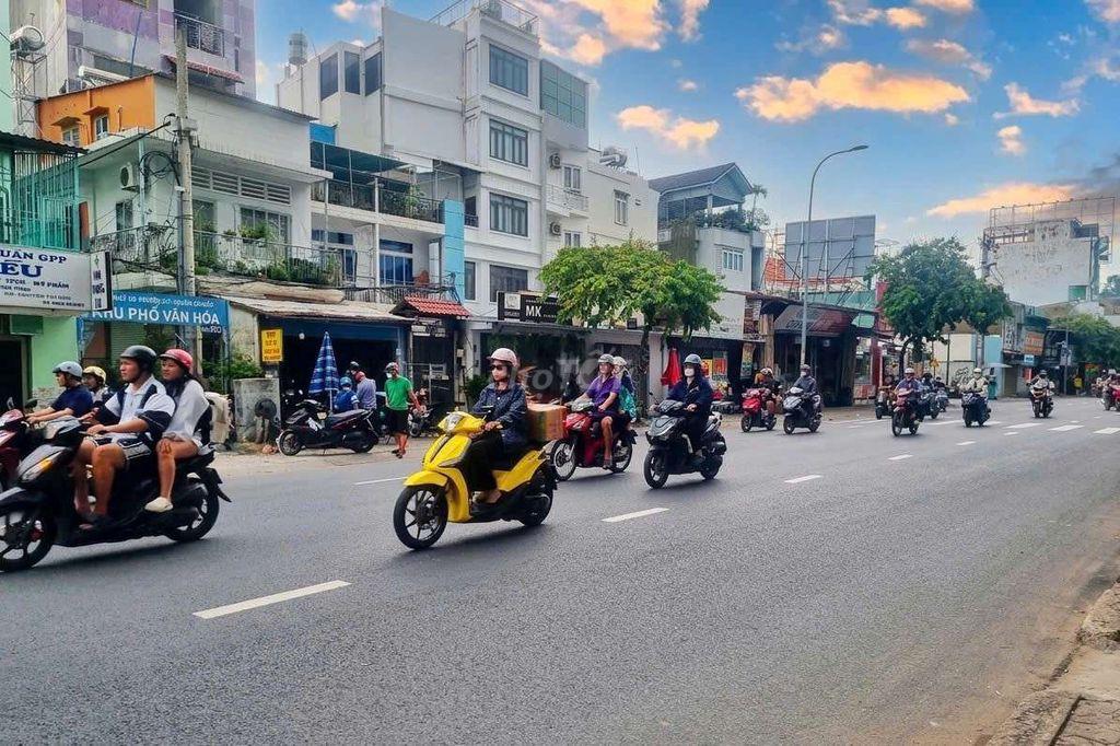 Gần BV.175 Mặt Tiền Kinh Doanh Nguyễn Kiệm - Q.Gò Vấp.