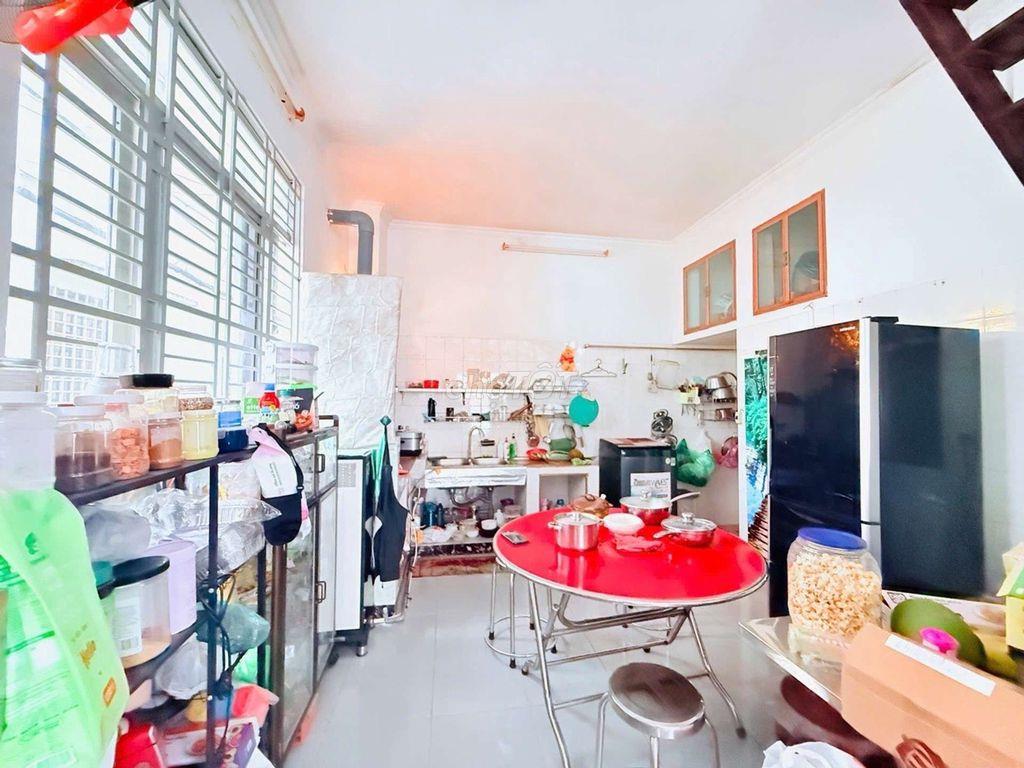 Bán nhà, Lạc Long Quân P 10 Tân Bình Ngang 4,5M - 107M2, Giá: 8.5Tỷ