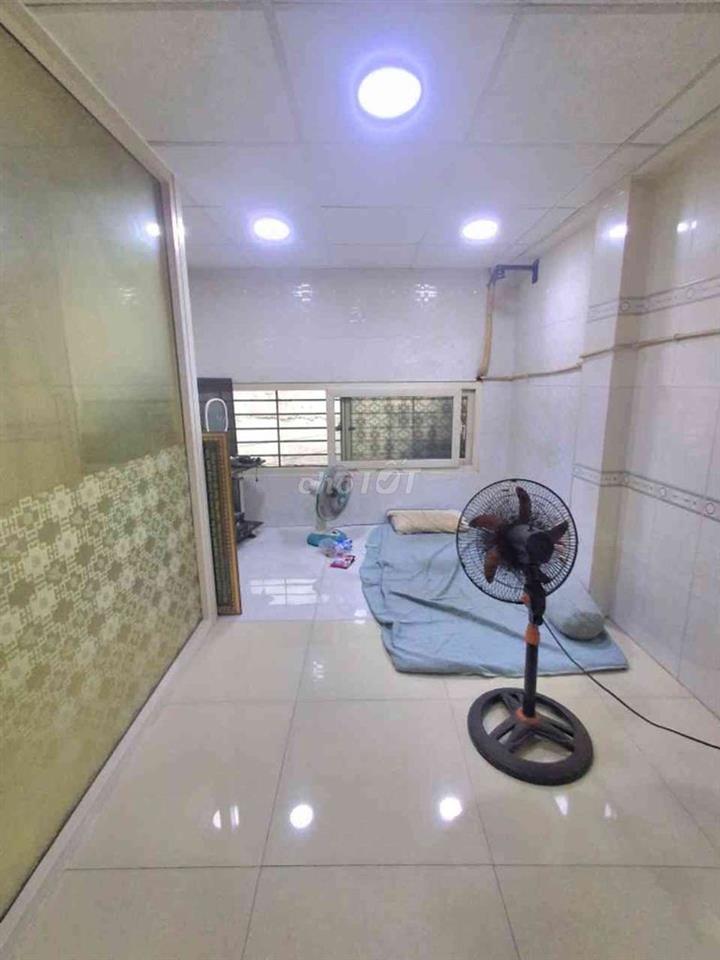 Bán nhà ,Đường Lạc Long Quân P 11 Tân Bình Ngang 4,5 -65M2 ,Giá :7.2Tỷ