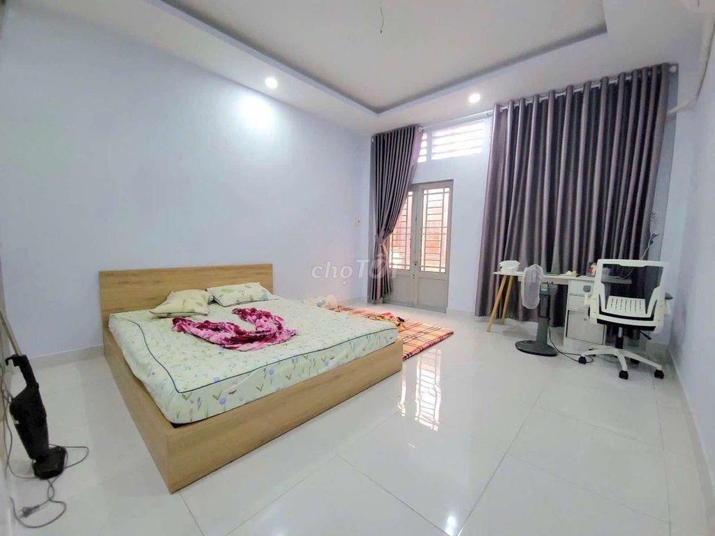🏠Bán nhà ,Lạc Long Quân P 10 Tân Bình , Ngang 4M- 52M2, Giá : 4.55Tỷ