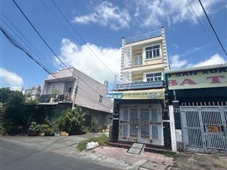 Bán Nhà ,Đường Phan Văn hớn HM, Ngang 5M- 90M2, Giá : 3.75Tỷ