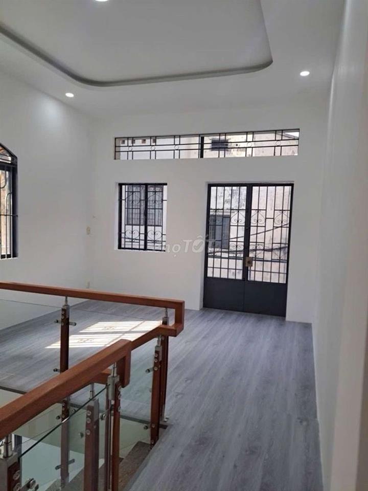 Bán Nhà ,Đường Phan Văn hớn , Q 12, Ngang 5,5M - 122M2, Giá : 7.29Tỷ
