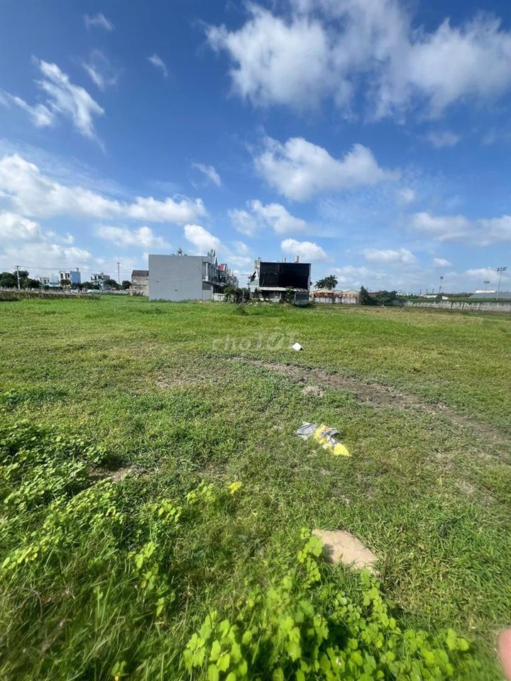 Bán đất đường Nguyễn Thị Chuối,Hóc Môn dt:3466m2 giá:21,5 tỷ