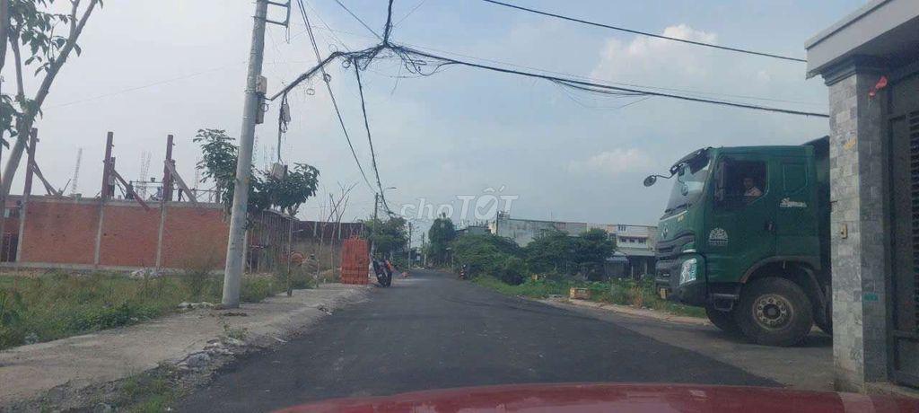 Cần bán gầp lô đầt Đường PVH .Xuân thới thương Hóc Môn.DT 5,6 x14,5 .