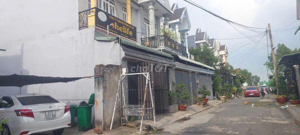 Cần bán gầp lô đầt Đường PVH .Xuân thới thương Hóc Môn.DT 5,6 x14,5 .