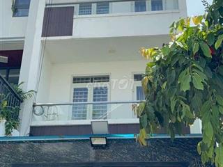 Cần Bán GầP Nhà khu vực 38ha Dương THi Guang DT 4,5 x18 .1  trệt 3lầu.