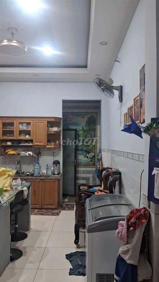 Cần Bán Gầp Nhà P ĐHT .DT 4 x17 .1 trệt 3 Lầu 4PN 4WS giá 6 tỷ TL