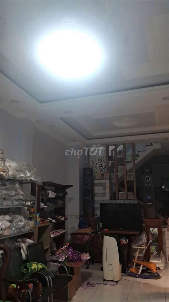 Cần Bán Gầp Nhà P ĐHT .DT 4 x17 .1 trệt 3 Lầu 4PN 4WS giá 6 tỷ TL