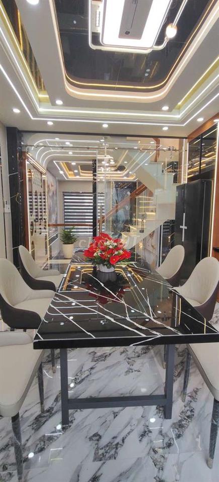 Cần Bán Gầp nhà Đường TTN2 Hẻm xe hơi DT 4,2 x13,5 1 trệt 1Lửng 3 Lầu