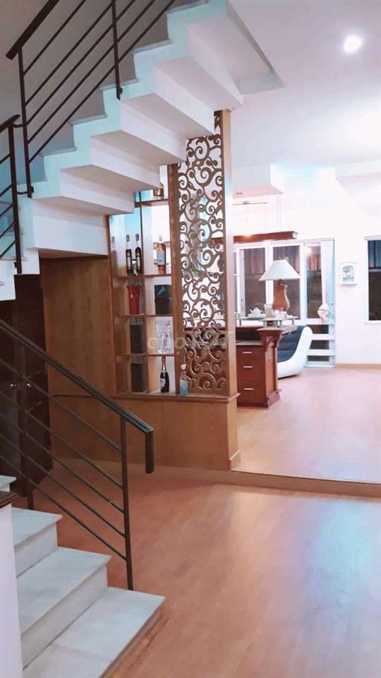 CẨN Bán GầP NHà PTTN  ĐưƠNG .DƯƠNG THị GIANG .DT 5X20 1 Trệt 3Lầu 5Pn