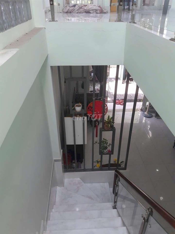 Cần Bán Gấp nhà P.ĐHT .Q12 .DT 5,1 x20  1 trệt .1 Lầu .3PN 3WS hẻm 3m5