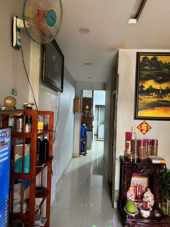 Cần Bán gầp nhà P ĐHT NVQ DT 4 x16. 1 trệt 1lầu 3PN 2WS giá 4tỷ750 TL