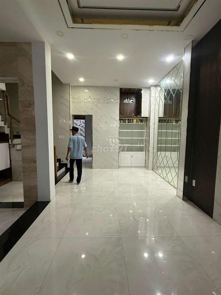 CẦN CHO THUÊ NHÀ PTTN  Khu thiên nam  DT 6 x14 .1 trẻt 2Lẩu 4Pn giá 18